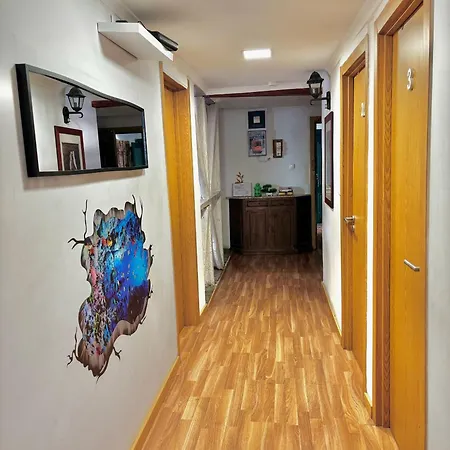 Charming To Rent With Shared Facilities Lizbona