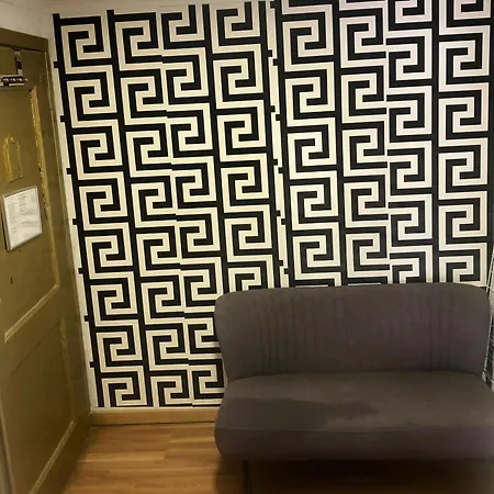 Charming To Rent With Shared Facilities